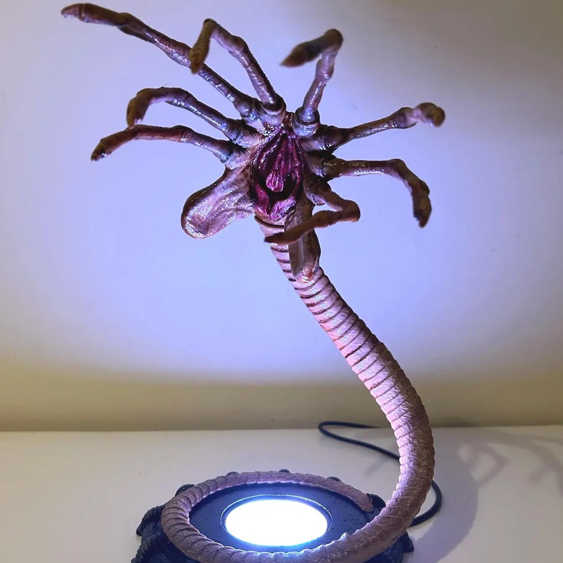 Luminária Alien Facehugger, De - Lighting Decor Items avaliação e preço