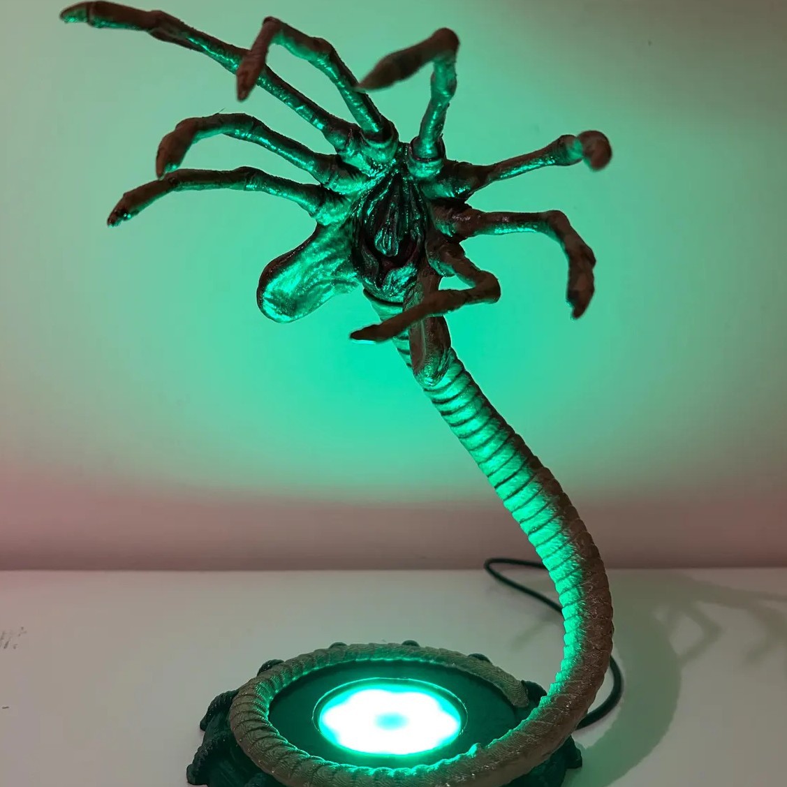 Luminária Alien Facehugger, De - Lighting Decor Items avaliação e preço